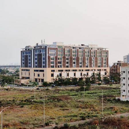 Sanjiva Suites Колката Екстериор снимка